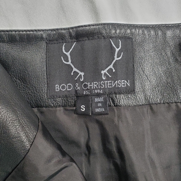 Bod & Christensen Genuine Leather Asymmetrical Zip Mini Black Skirt - Picture 8 of 15